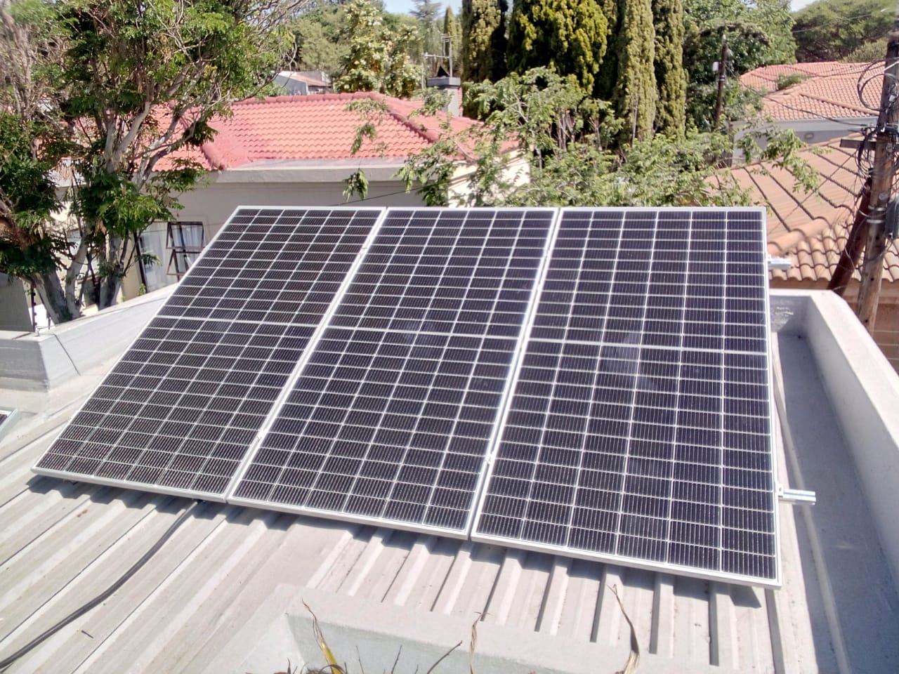EL Solar Solutions conducting a thorough energy analysis to optimize energy consumption